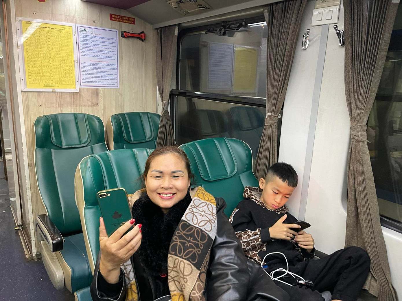 Không khí đón Tết Quý Mão trên cả nước ảnh 55