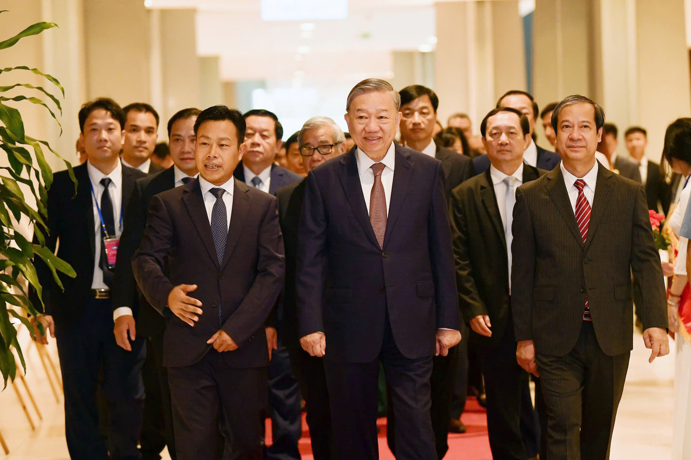 Tổng Bí thư Tô Lâm và các đại biểu tham dự buổi gặp mặt. Ảnh: Dương Triều Tổng Bí thư Tô Lâm và các đại biểu tham dự buổi gặp mặt. Ảnh: Dương Triều