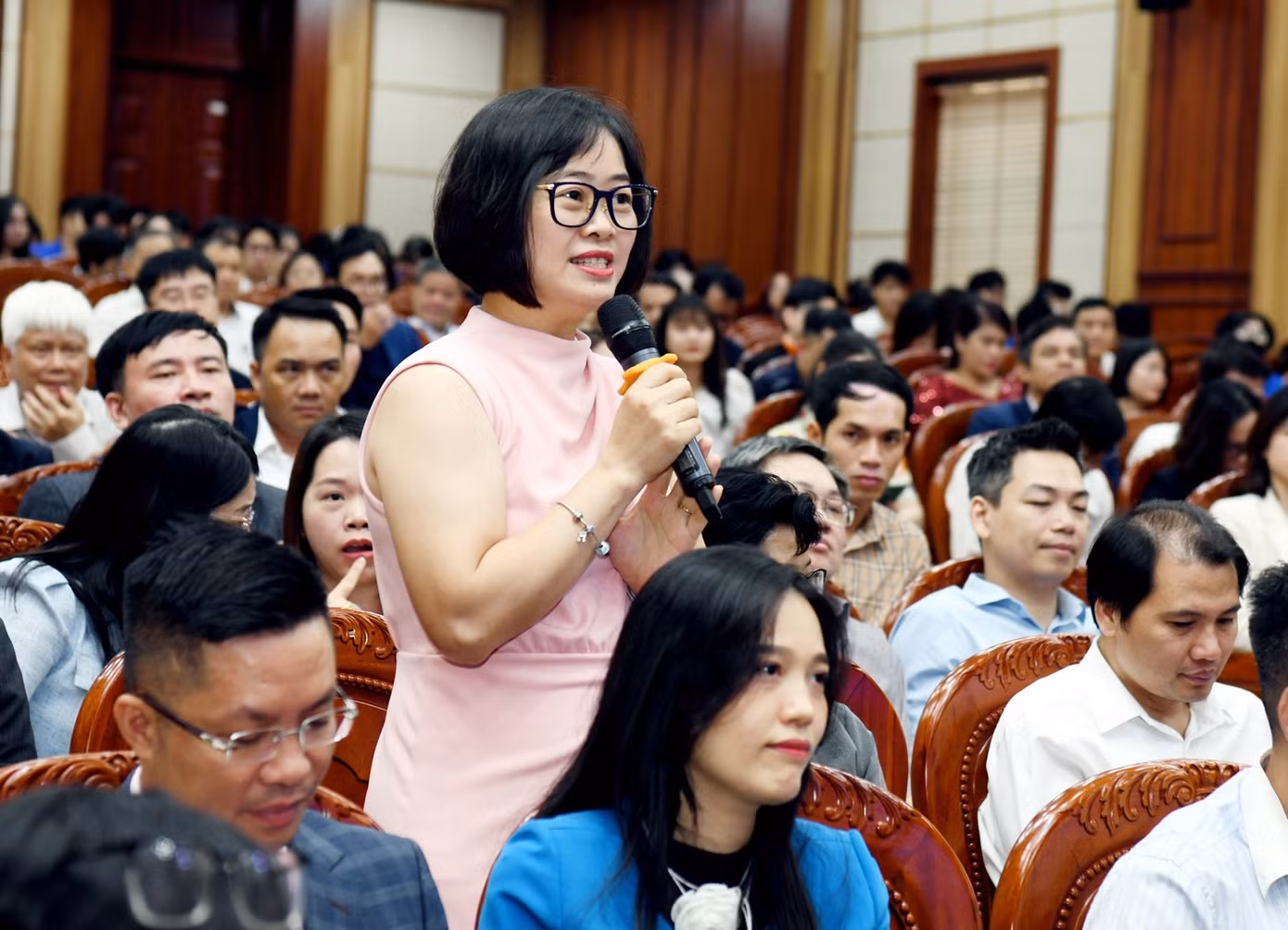 Đại diện doanh nghiệp chia sẻ thông tin tại hội nghị.