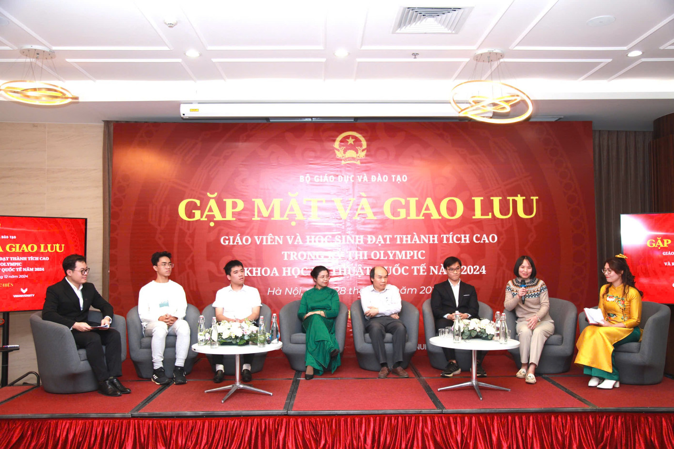 Quang cảnh buổi giao lưu