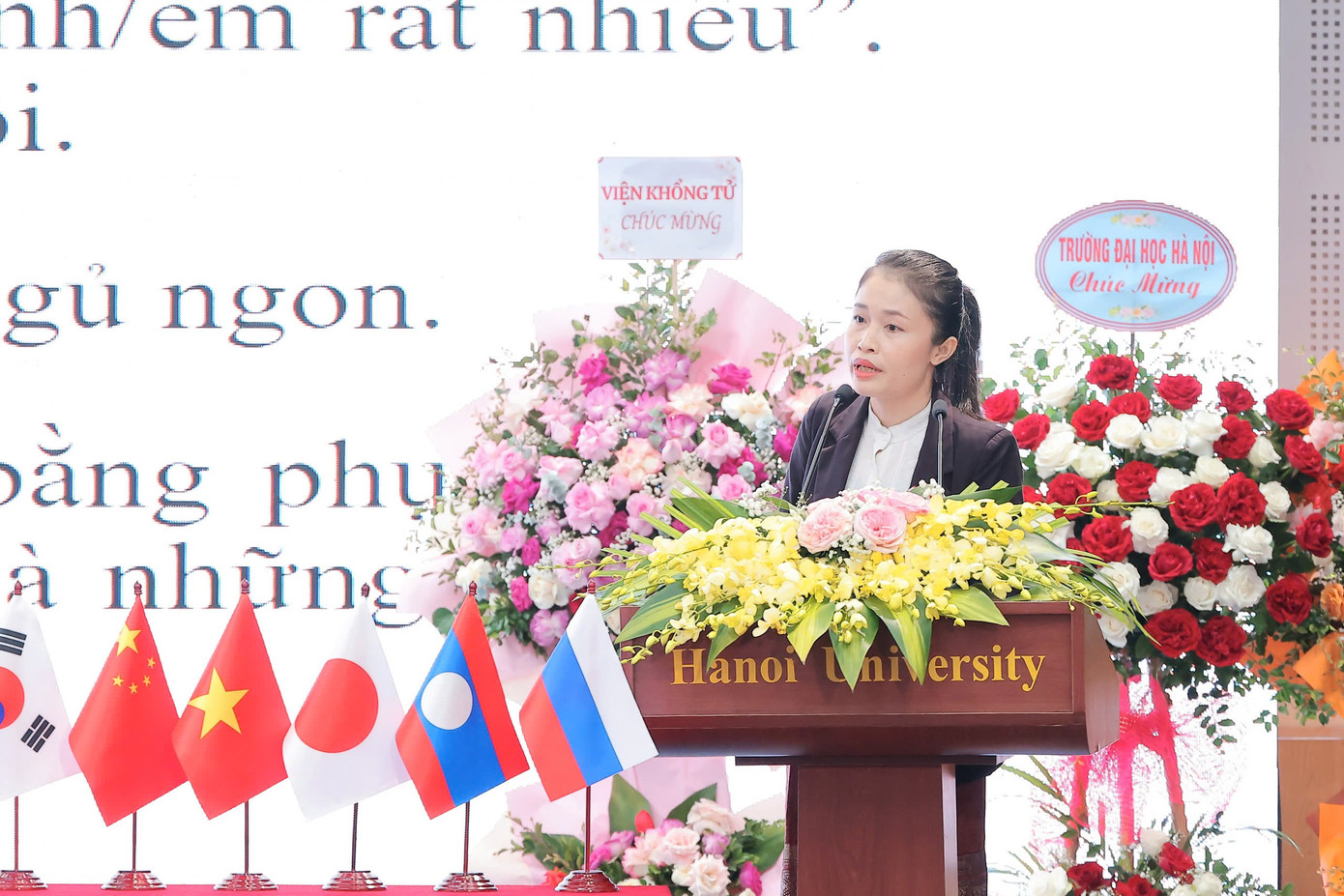 ThS Mouksikham Khemdy phân tích những cách dùng tiếng lóng thú vị của giới trẻ.