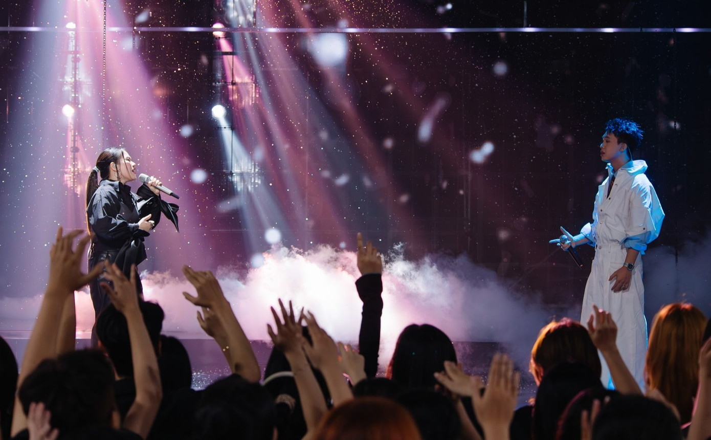 Thùy Chi khiến khán giả thổn thức với chất giọng chữa lành, chạm đến trái tim. Ảnh: Vie.