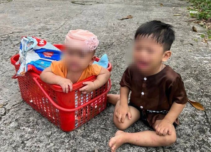 Hai em bé nghi bị bỏ rơi tại chùa Hộ Quốc.