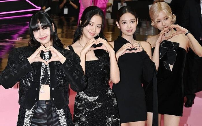 Fan tranh cãi xung quanh sự trở lại của BlackPink.