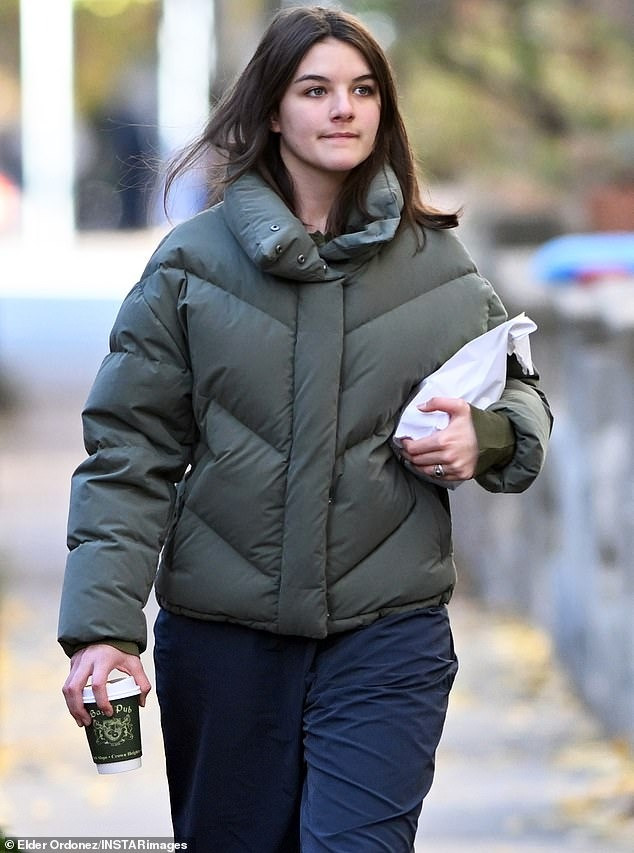 Tom Cruise lập quỹ tín thác với số tiền lớn dành cho con gái. Ảnh: Getty/IG. Tom Cruise lập quỹ tín thác với số tiền lớn dành cho con gái. Ảnh: Getty/IG.