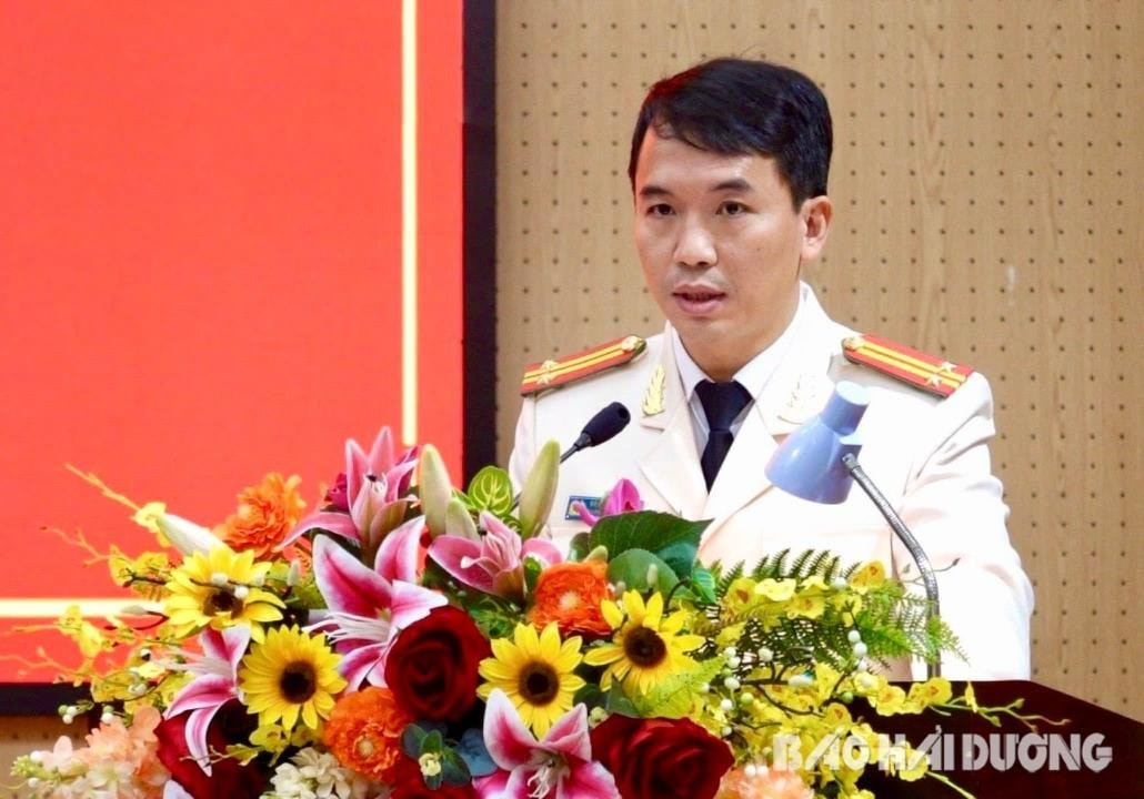Trung tá Nguyễn Văn Đức phát biểu nhận nhiệm vụ. Ảnh: Báo Hải Dương.