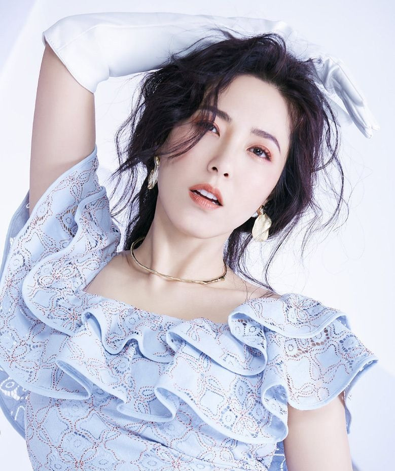 Tăng Lê vẫn tràn đầy khí chất mỹ nhân ở tuổi U50. Tăng Lê vẫn tràn đầy khí chất mỹ nhân ở tuổi U50.