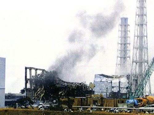 Nhà máy tan hoang sau thảm họa kép. Nhà máy tan hoang sau thảm họa kép