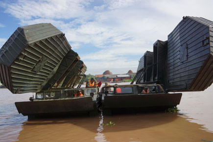 Huấn luyện thực hành lắp ghép phà tự hành