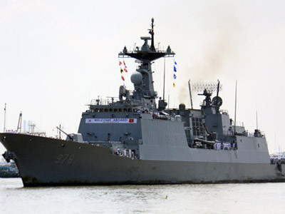 Tàu Wang Goen tiến vào cảng TP Hồ Chí Minh