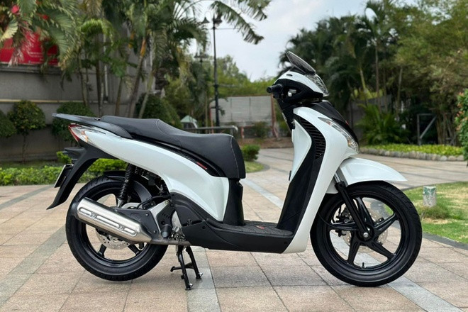 Biển số đẹp nằm trên SH 150i nhập Italy thường có giá rất cao. Ảnh: Nguyễn Văn Tân.