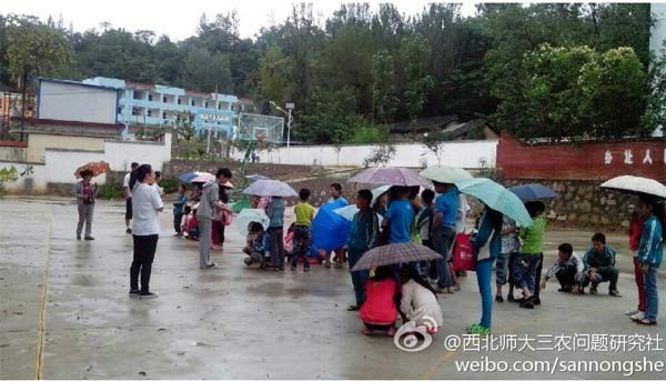 Người dân tỉnh Cam Túc, Trung Quốc chưa hết bàng hoàng trước trận động đất 6,6 độ richter