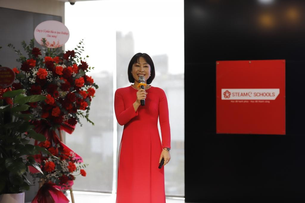 ThS. Lê Thị Thu Huyền - Giám đốc Dự án Trường Liên cấp STEAMe SCHOOLs ThS. Lê Thị Thu Huyền - Giám đốc Dự án Trường Liên cấp STEAMe SCHOOLs