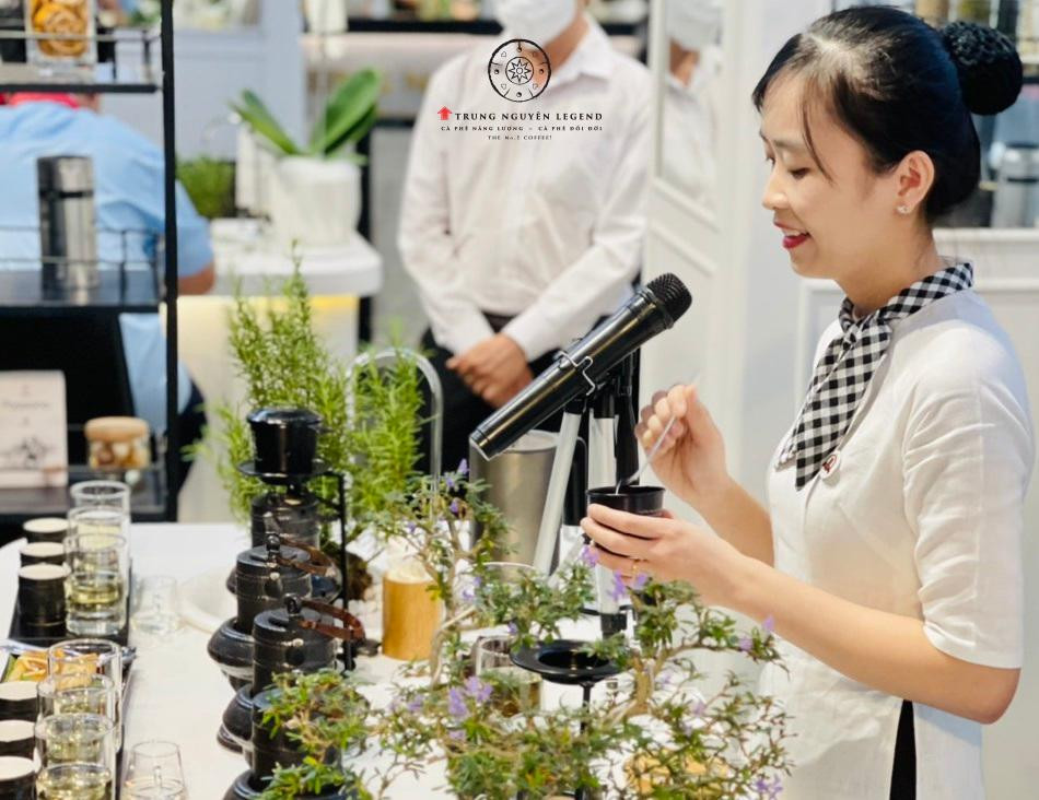 Thưởng lãm trình diễn 3 nền văn minh cà phê Ottoman – Roman – Thiền là trải nghiệm khác biệt, đặc biệt tại Thế giới cà phê Trung Nguyên Legend