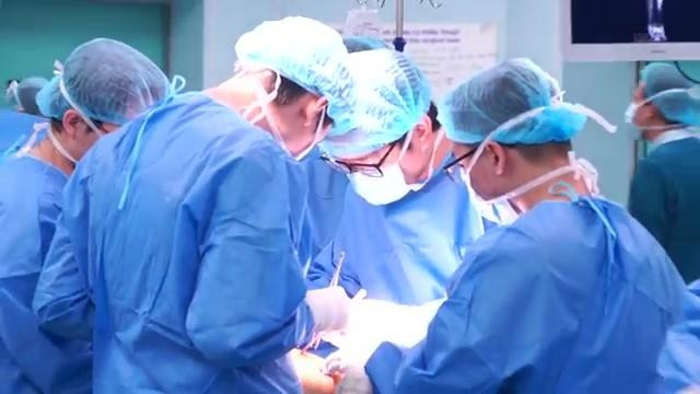 Phẫu thuật ghép xương tự thân cho bệnh nhân ung thư xương tại Vinmec Phẫu thuật ghép xương tự thân cho bệnh nhân ung thư xương tại Vinmec