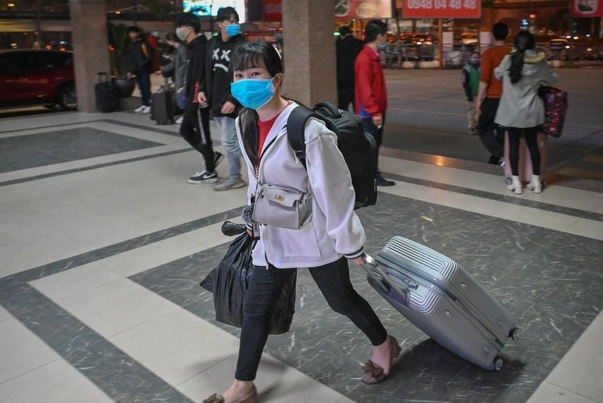 Chuẩn bị bước vào Tết Âm lịch, nhiều tỉnh thành ra thông báo cách ly cho bà con về quê. Ảnh minh họa: Việt Linh.