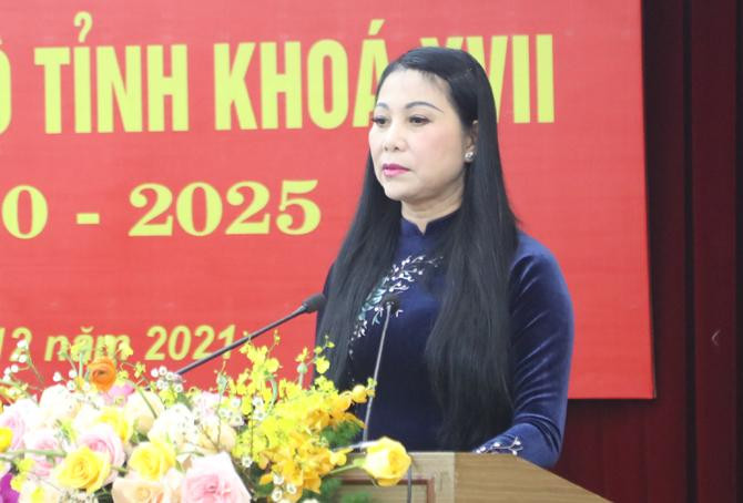 Bí thư Tỉnh ủy Hoàng Thị Thúy Lan phát biểu khai mạc hội nghị