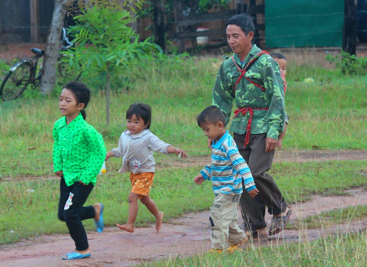 Mỗi gia đình, người dân thôn, buôn vùng sâu là tuyên truyền viên về luật hôn nhân, chất lượng cuộc sống sẽ được nâng cao