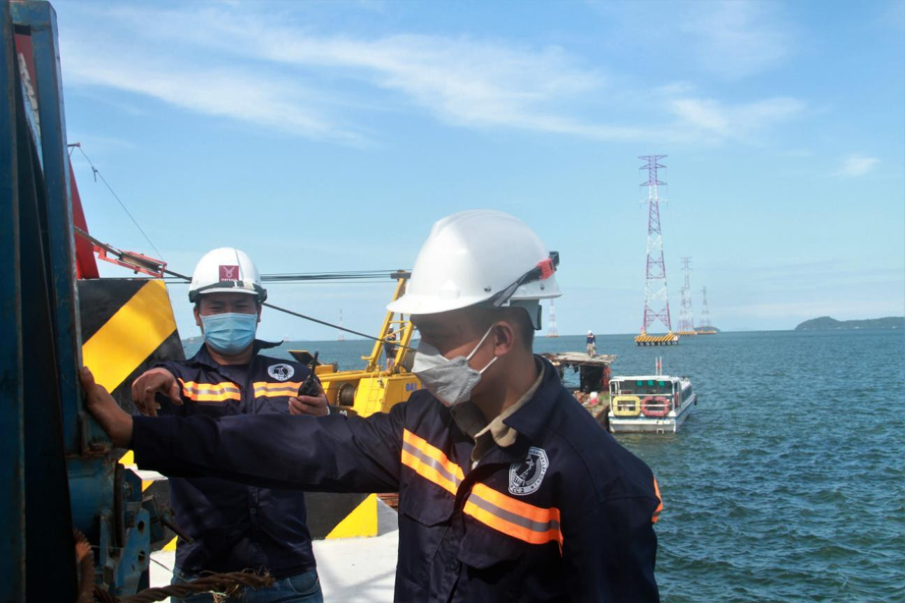 Vận hành máy kéo đường dây ngay khi phát lệnh