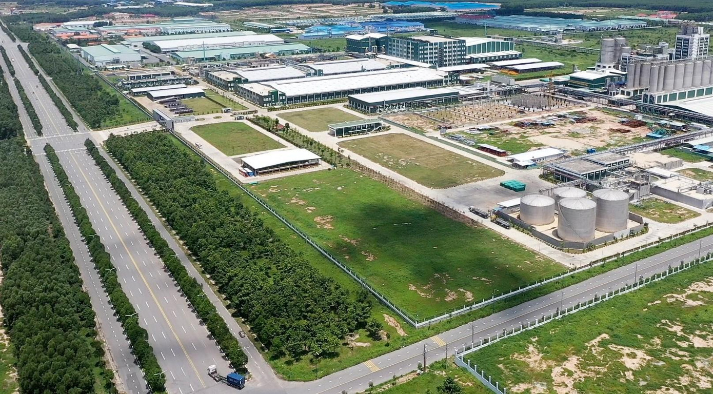 Công nghiệp và giao thông phát triển đang mở ra tiềm năng lớn cho bất động sản Tân Uyên. Công nghiệp và giao thông phát triển đang mở ra tiềm năng lớn cho bất động sản Tân Uyên.