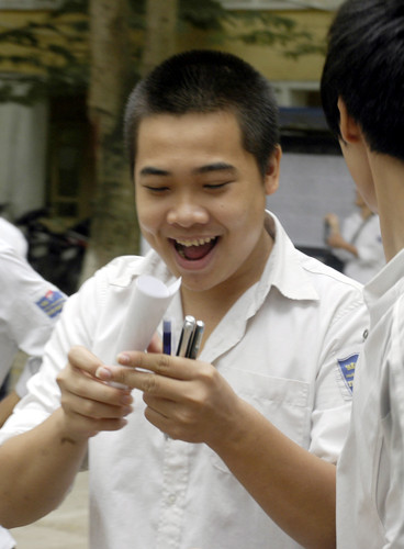 Cười như... sĩ tử làm tốt bài. Ảnh: Phạm Yên