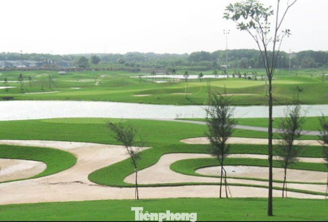 Bên trong sân golf Phú Mỹ