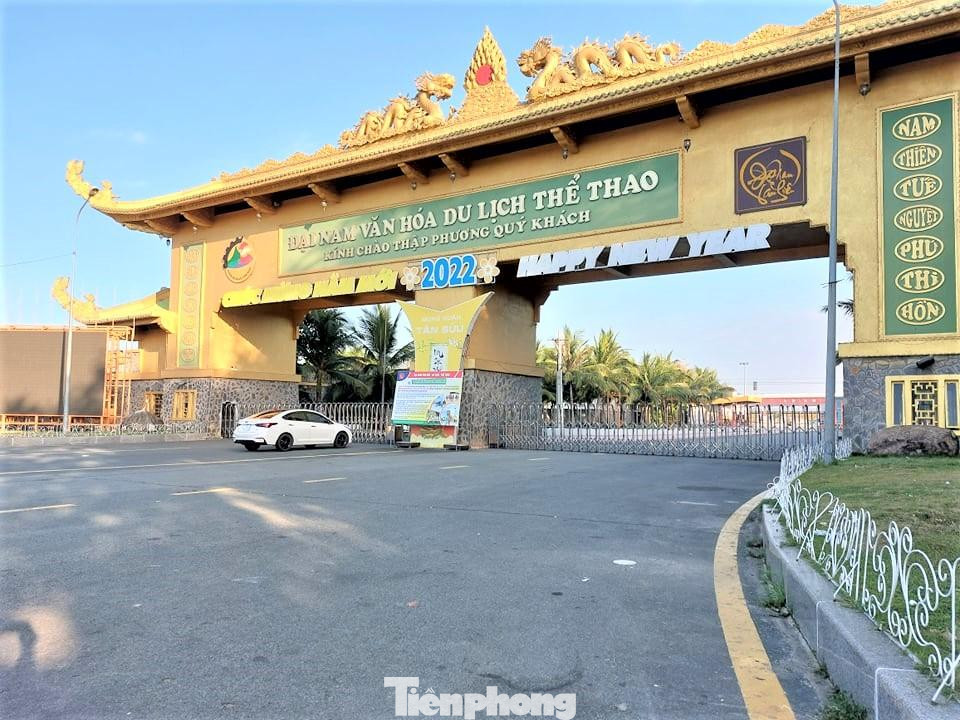 Sau khi bà Hằng bị bắt, ông Huỳnh Uy Dũng điều hành Khu du lịch Đại Nam Sau khi bà Hằng bị bắt, ông Huỳnh Uy Dũng điều hành Khu du lịch Đại Nam