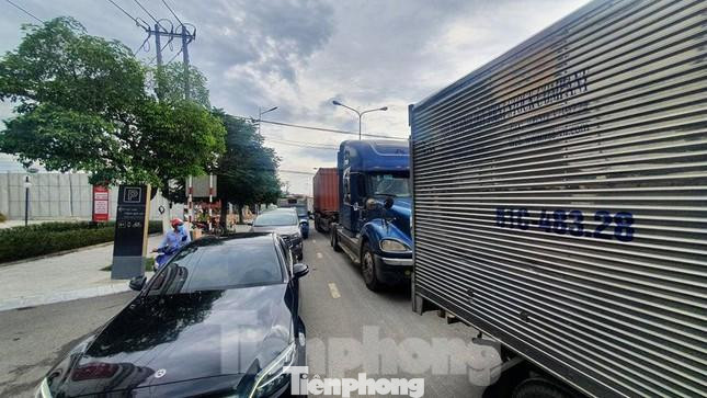 Các đường huyết mạch ở Bình Dương như Quốc lộ 13, ĐT 743, Mỹ Phước Tân Vạn... thường xuyên xảy ra ùn tắc Các đường huyết mạch ở Bình Dương như Quốc lộ 13, ĐT 743, Mỹ Phước Tân Vạn... thường xuyên xảy ra ùn tắc