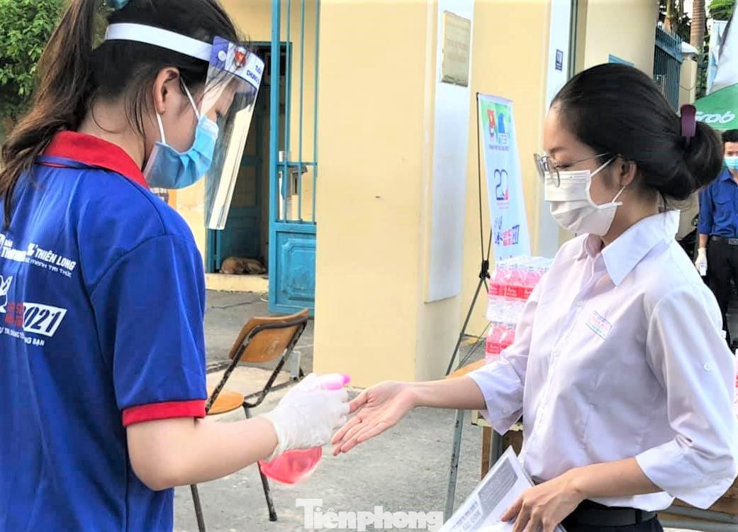 Ngành giáo dục ở Bình Dương đang nỗ lực vừa đảm bảo chuyên môn tốt cho học sinh vừa chủ động phòng, chống dịch