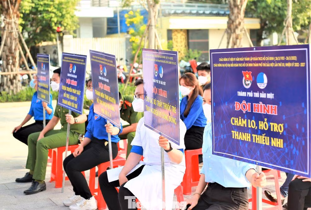 Tổ chức các hoạt động về nguồn, đến với địa danh lịch sử, đền ơn đáp nghĩa, tham gia bảo tồn cácgiá trị văn hóa, lịch sử tại các địa phương; Triển khai các công trình, phần việc thanh niên tham gia xây dựng nông thôn mới như: “Thắp sáng đường quê”, tổ chức đồng loạt “Ngày thứ bảy tình nguyện”, “Ngày Chủ nhật xanh”, các hoạt động chuyển giao tiến bộ khoa học kỹ thuật
