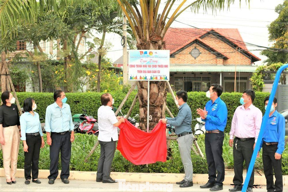 Với chủ đề “Tuổi trẻ sáng tạo”, năm nay, tuổi trẻ thành phố Thủ Dầu Một thống nhất hành động, chung sức, chung lòng, tích cực tham gia vào hoạt động xây dựng nếp sống văn minh đô thị, giữ gìn trật tự an toàn giao thông, giữ gìn môi trường, cảnh quan sạch đẹp; đẩy mạnh các hoạt động văn hóa, thể dục thể thao và giáo dục truyền thống trong đoàn thanh niên. Ngay sau lễ khởi động, đoàn viên, thanh niên ra quân thực hiện các hoạt động hưởng ứng. Thành đoàn Thủ Dầu Một đã công bố đưa vào hoạt động công viên mini, nhằm giúp người dân có nơi vui chơi, giải trí.