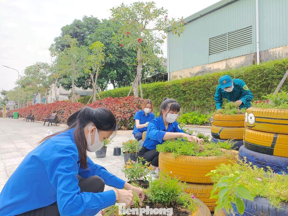 Nhân rộng các mô hình Tuyến đường kiểu mẫu “Sáng - Xanh - Sạch - Đẹp - Văn minh - An toàn”, cột điện nở hoa, con đường bích họa, biến điểm chôn rác thành vườn hoa, nhà vệ sinh thân thiện trong các trường học...