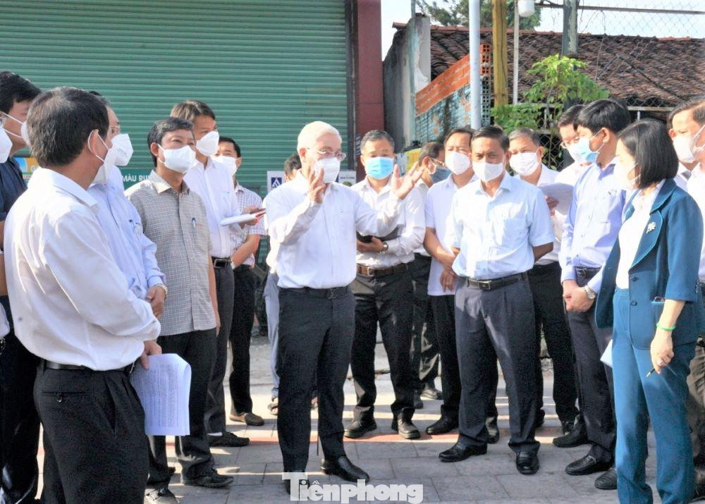 Lãnh đạo tỉnh Bình Dương kiểm tra, đôn đốc việc triển khai dự án mở rộng đường Quốc lộ 13 Lãnh đạo tỉnh Bình Dương kiểm tra, đôn đốc việc triển khai dự án mở rộng đường Quốc lộ 13