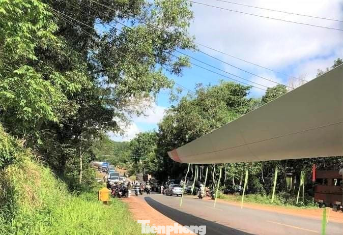 Vụ tai nạn xảy ra vào khoảng 10h trưa ngày 24/3 trên đường Quốc lộ 14, đoạn thuộc cầu Pan Toong, xã Đức Liễu, huyện Bù Đăng, tỉnh Bình Phước.