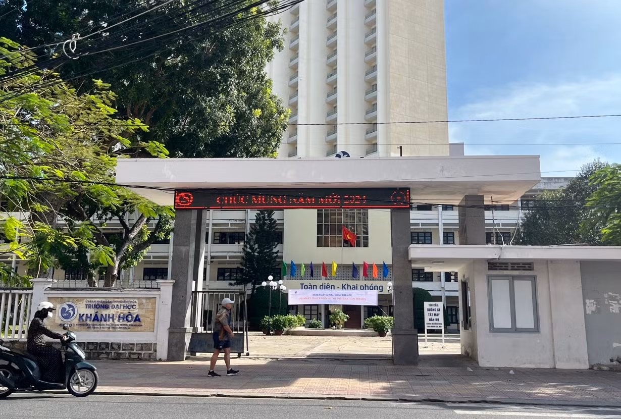 Trường Đại học Khánh Hòa nằm tại vị trí đắc địa của TP. Nha Trang. Ảnh: Lữ Hồ.