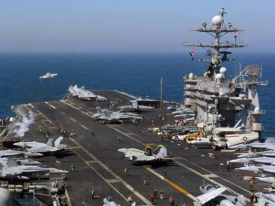 Tàu sân bay USS Harry S. Truman (CVN-75) đã thử nghiệm thành công phần mềm cất, hạ cánh tự động của X-47B. Tàu sân bay USS Harry S. Truman (CVN-75) đã thử nghiệm thành công phần mềm cất, hạ cánh tự động của X-47B