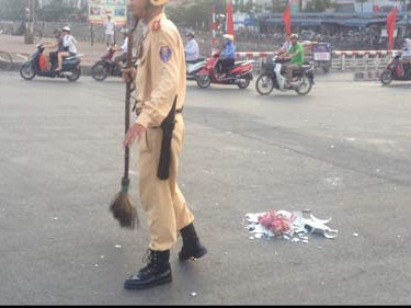 Một hình ảnh đẹp về CSGT Hà Nội