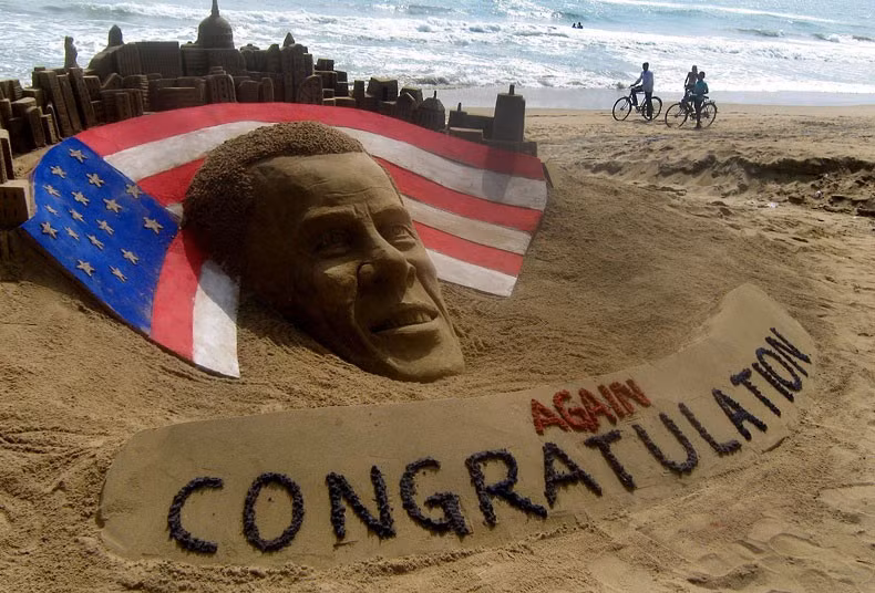 Tượng cát ông Obama tại một bãi biển ở Ấn Độ. Tượng cát ông Obama tại một bãi biển ở Ấn Độ