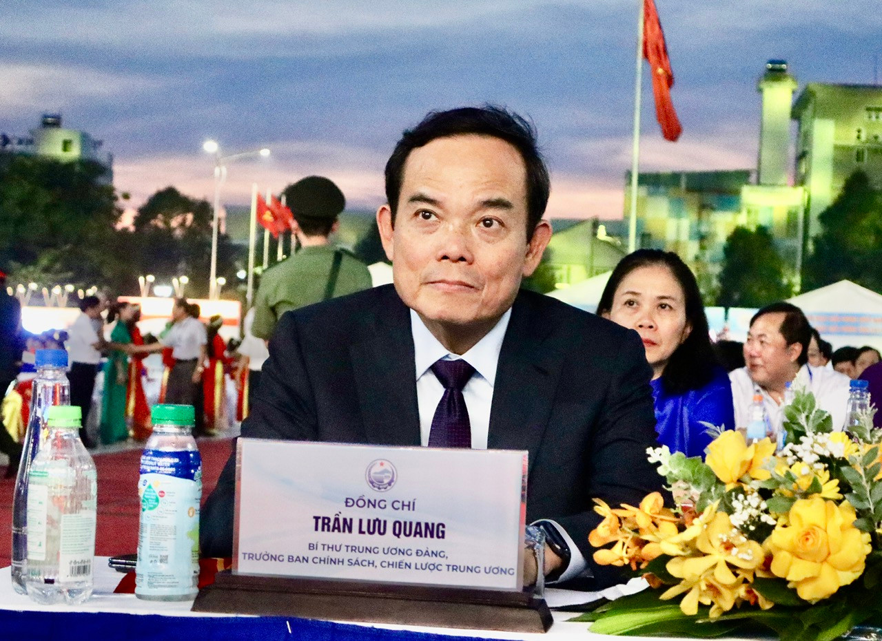 Ông Trần Lưu Quang, Bí thư Trung ương Đảng, Trưởng Ban Chính sách, chiến lược Trung ương tại buổi lễ tối 29/4. Ảnh: Tân Châu