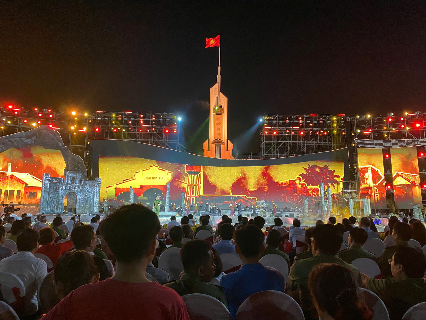 Chương trình Ký ức để lại diễn ra tại Tây Ninh vào tối 19/4. Chương trình Ký ức để lại diễn ra tại Tây Ninh vào tối 19/4.