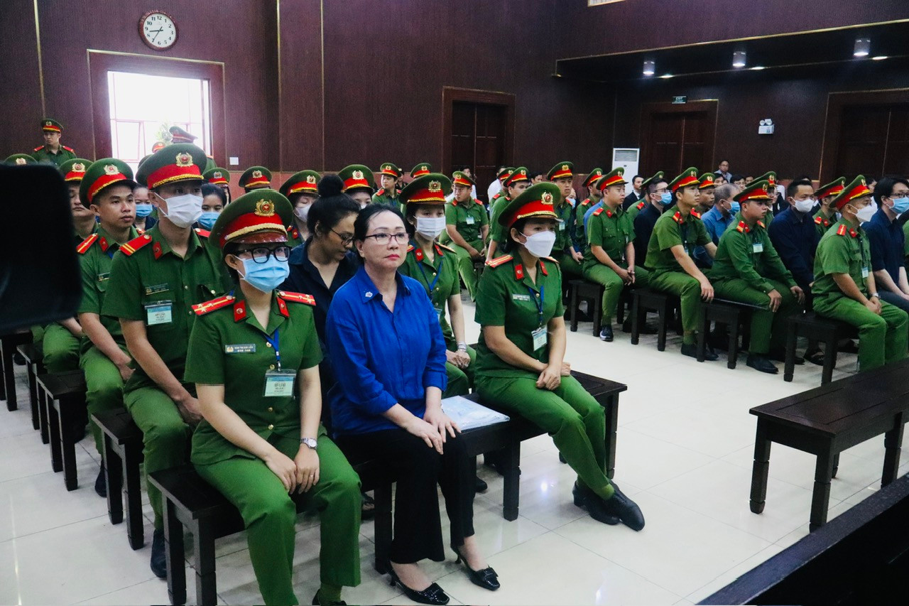 Phiên tòa phúc thẩm giai đoạn 2 vụ Vạn Thịnh Phát bắt đầu vào phần bào chữa sau khi đại diện Viện Kiểm sát nêu quan điểm vào sáng 3/4. Ảnh: Tân Châu