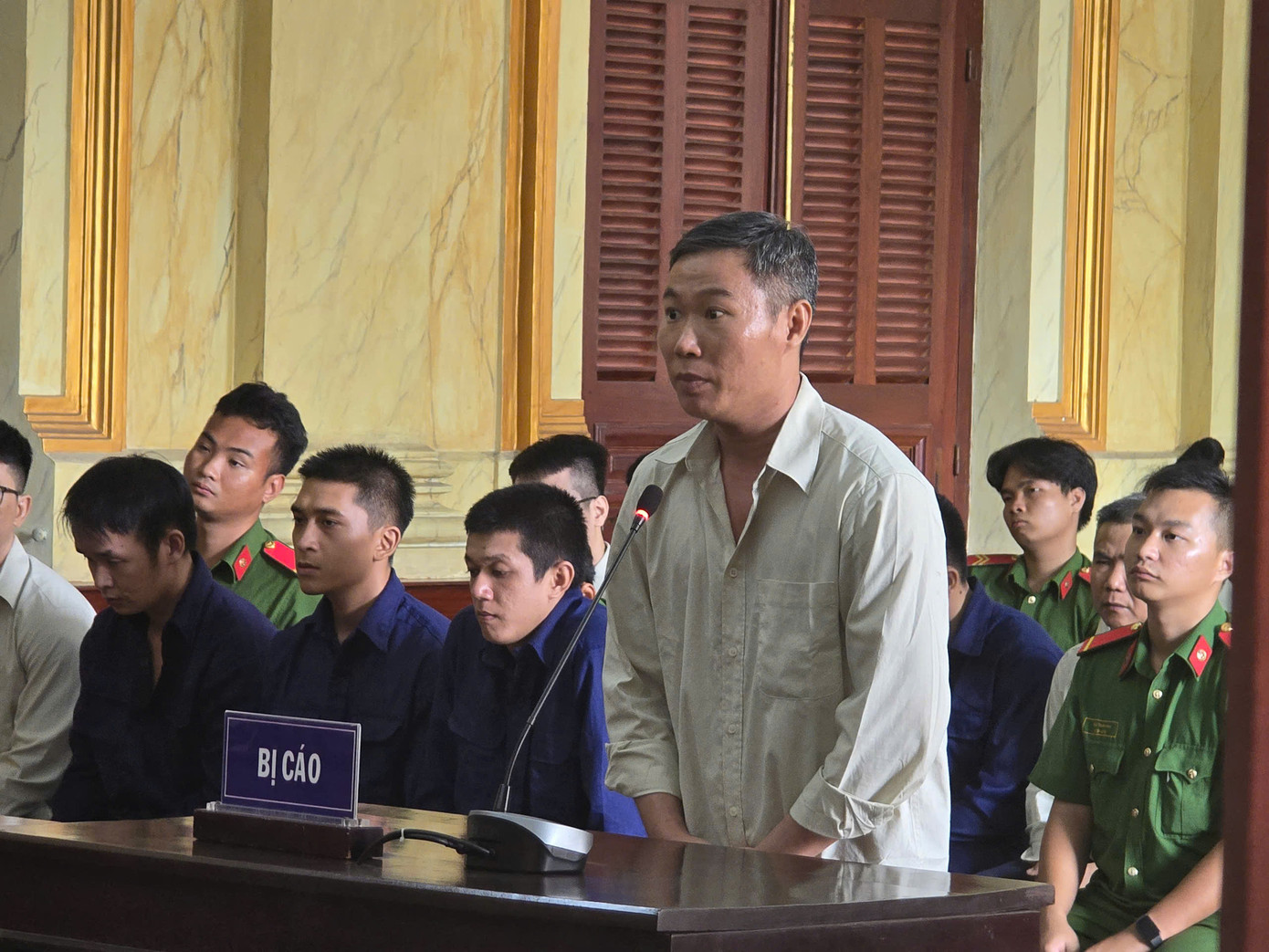 Các bị cáo tại phiên tòa.