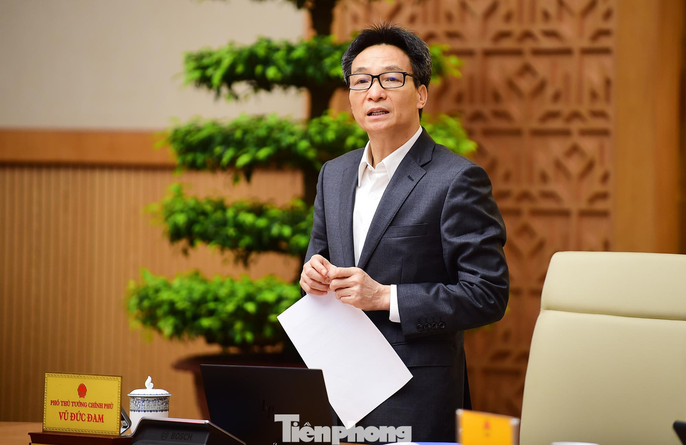 Phó Thủ tướng Vũ Đức Đam phát biểu chỉ đạo tại hội nghị. Ảnh: Xuân Tùng