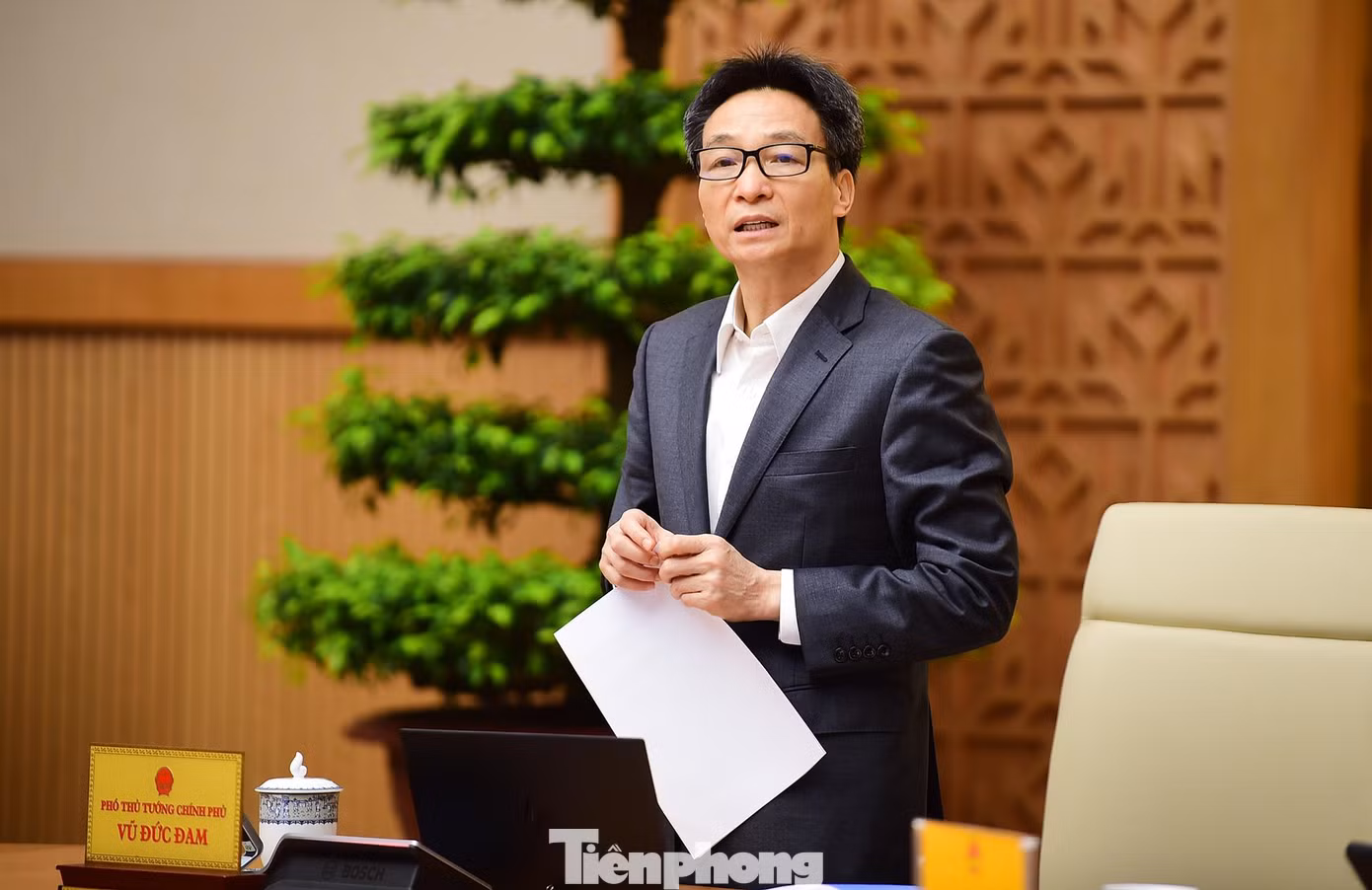 Phó Thủ tướng Vũ Đức Đam phát biểu chỉ đạo tại hội nghị. Ảnh: Xuân Tùng