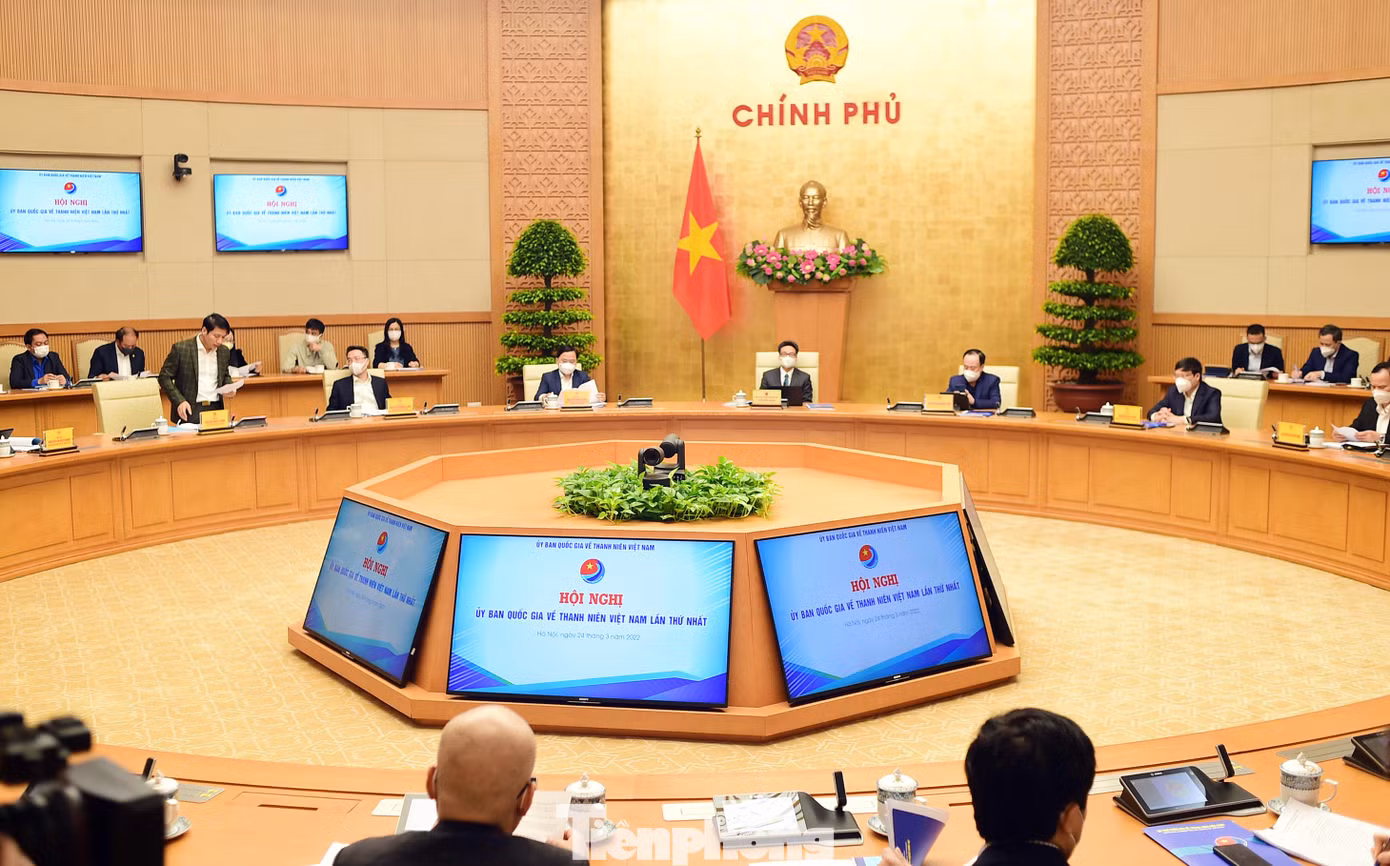 Quang cảnh hội nghị toàn thể UBQG về Thanh niên Việt Nam lần thứ nhất. Ảnh: Xuân Tùng