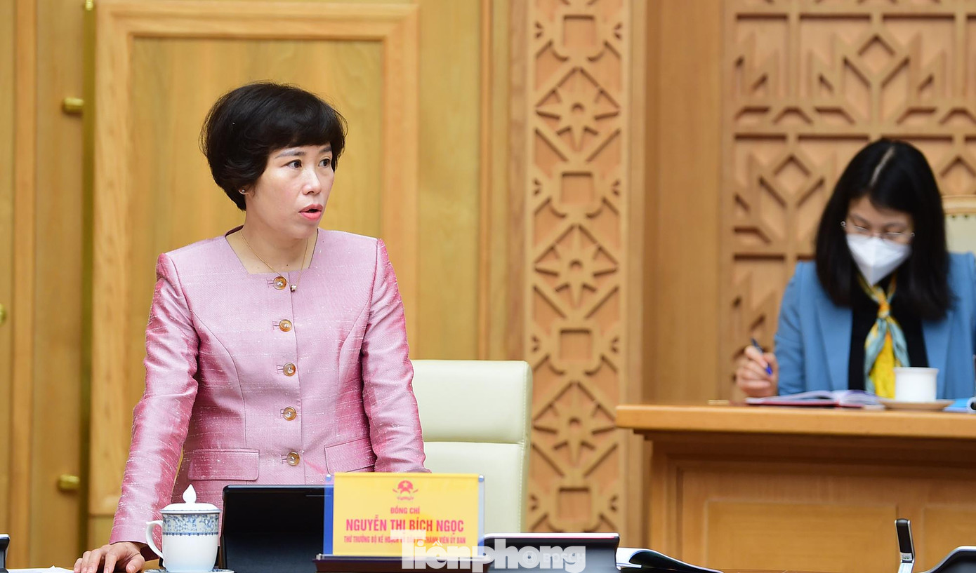 Bà Nguyễn Thị Bích Ngọc phát biểu ý kiến tại hội nghị. Ảnh: Xuân Tùng