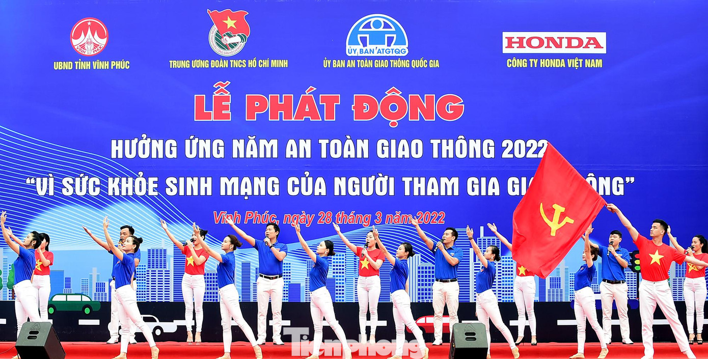 Lễ phát động an toàn giao thông tại Vĩnh Phúc Lễ phát động an toàn giao thông tại Vĩnh Phúc