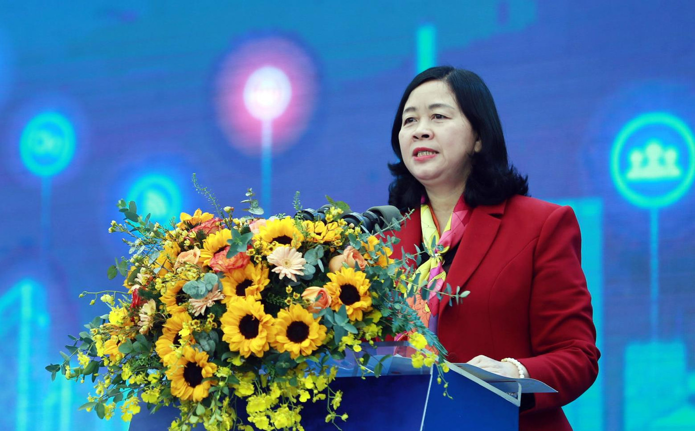 Bí thư T.Ư Đảng, Trưởng Ban Dân vận T.Ư Bùi Thị Minh Hoài phát biểu tại buổi lễ. Ảnh: Bảo Anh