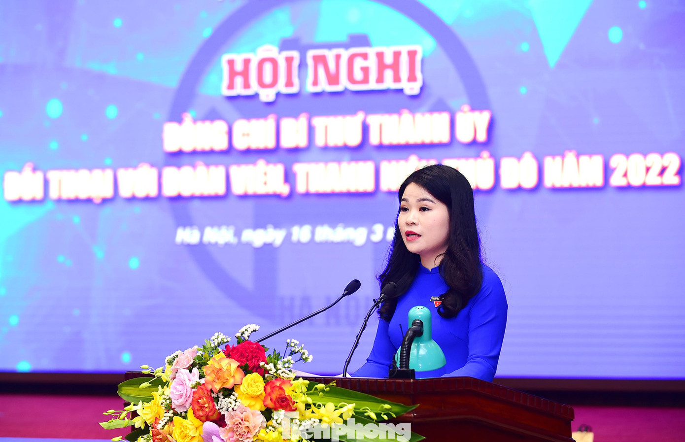 Chị Chu Hồng Minh báo cáo tại hội nghị. Ảnh: Xuân Tùng Chị Chu Hồng Minh báo cáo tại hội nghị. Ảnh: Xuân Tùng