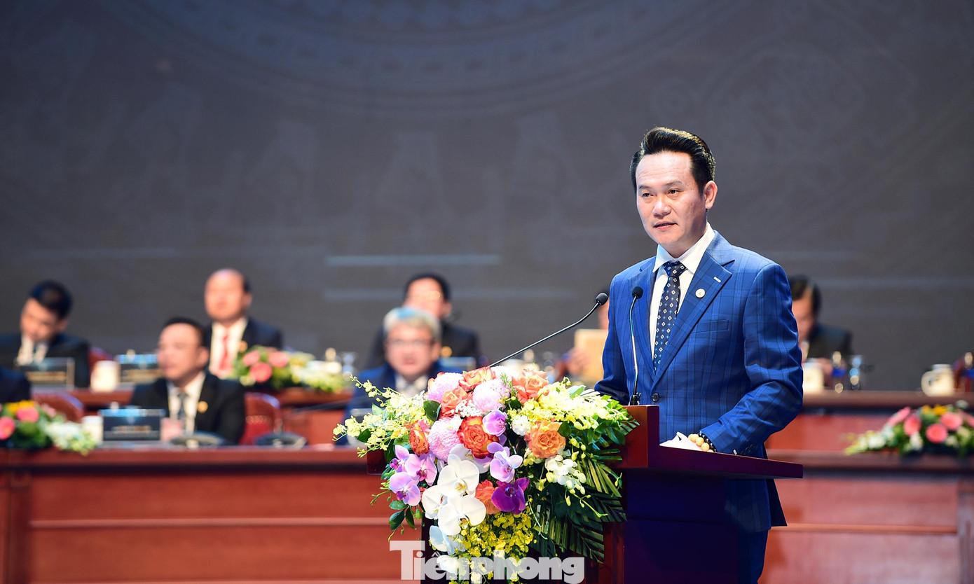 Anh Đặng Hồng Anh trình bày diễn văn khai mạc Đại hội. Ảnh: Xuân Tùng Anh Đặng Hồng Anh trình bày diễn văn khai mạc Đại hội. Ảnh: Xuân Tùng